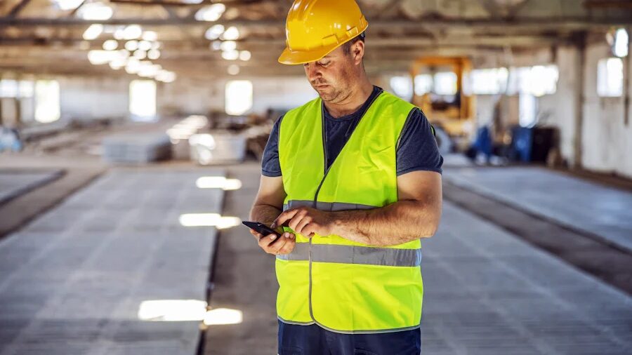 Vibration risk assessment in the engineering sector should be conducted with a modular and standardised process.